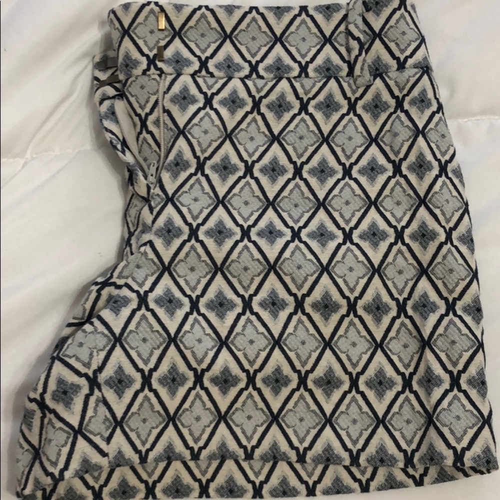 LOFT Shorts - Picture 2 of 2